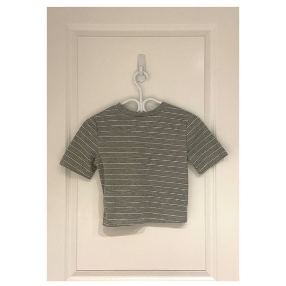 Grey Cropped Top T-Shirt - Picture 4 of 4